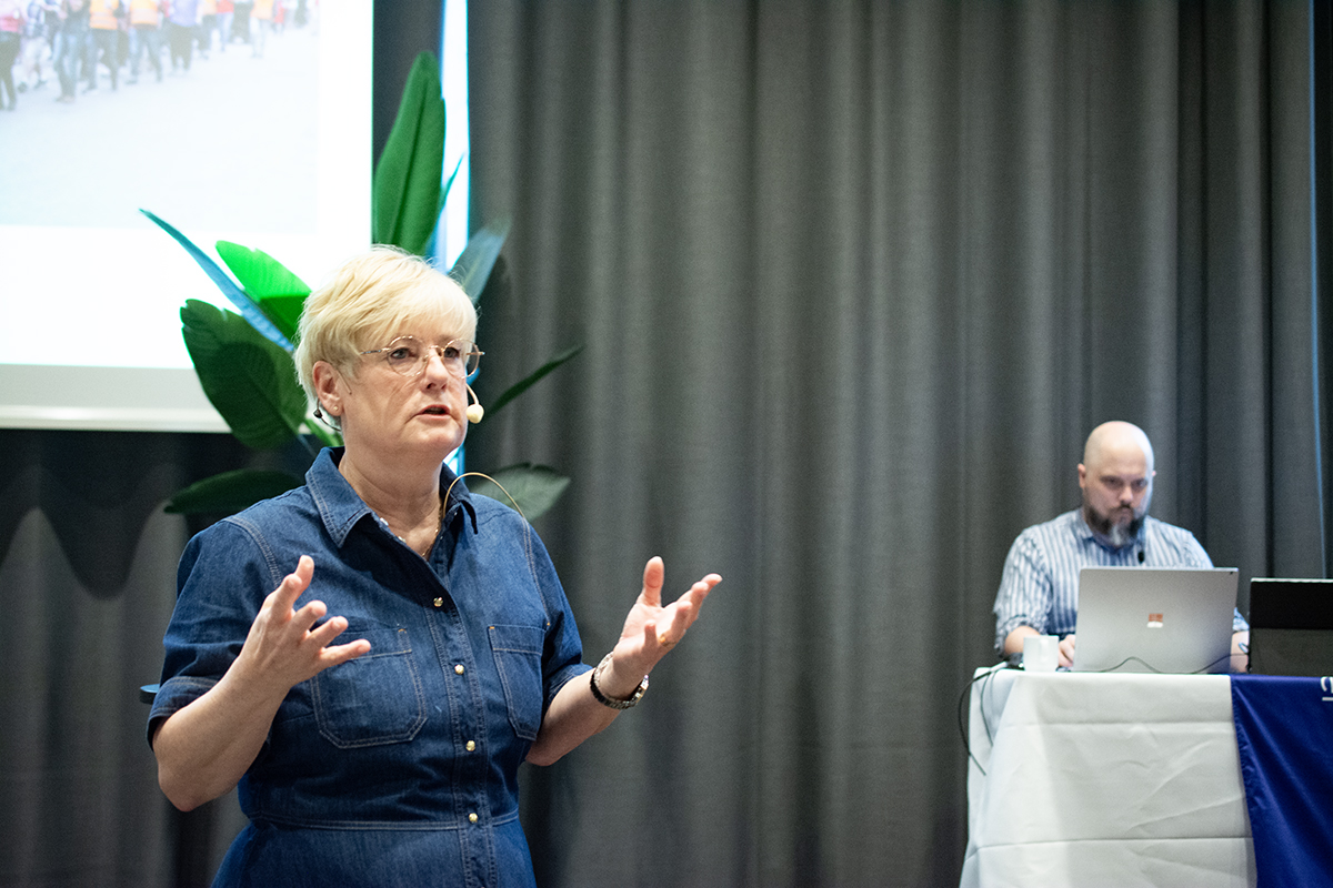 Förbundsordförande Marie Linder gästade årsmötet och betonade vikten av att engagera sig inför höstens val. "2021 brottade vi ner marknadshyran. Vi kan göra det igen", sa hon.