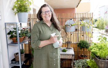 Susanne Granlund har full koll på sin prunkande balkong.