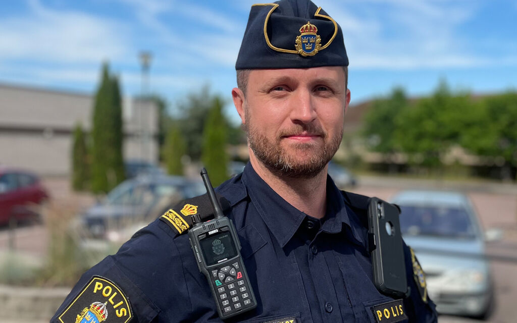 Anders von Wachenfeldt. Foto Hammarönytt En man i polisuniform.