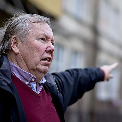 Bert Karlsson har förlorat miljoner på att hyra ut till Migrationsverket