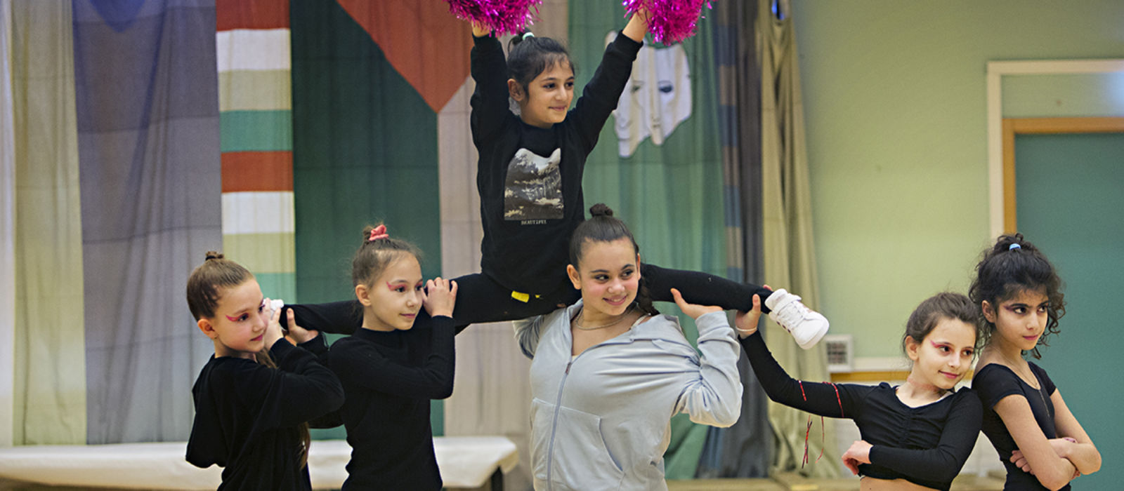Cheerleading på Lövgärdesskolan, en av aktiviteterna inom Skola som arena.