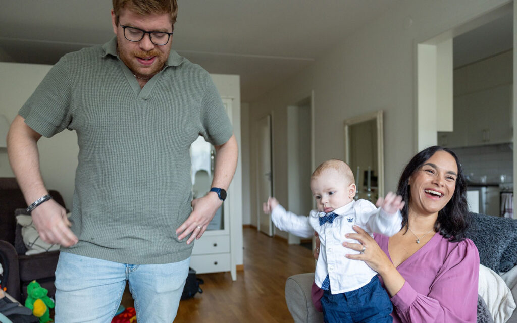 Dennis och Jannika Svensson från Gift vid första ögonkastet. Med sonen Leon.