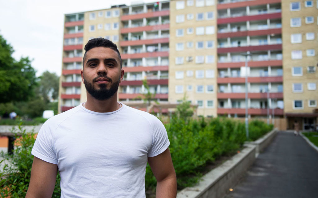 Ahmed Ghubari slängdes ut från Kinesiska muren i Malmö när allmännyttiga MKB köpte huset.