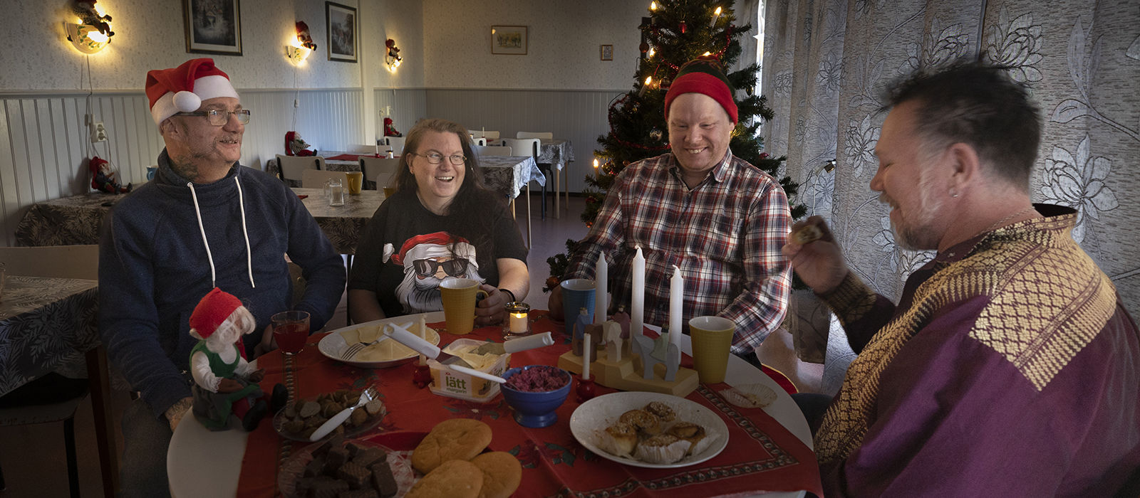 Till de ensamma. Lokala hyresgästföreningen i Delsbo, där Palle Lindberg är ordförande, bjuder in alla hyresgäster som annars skulle sitta ensamma på julafton.
