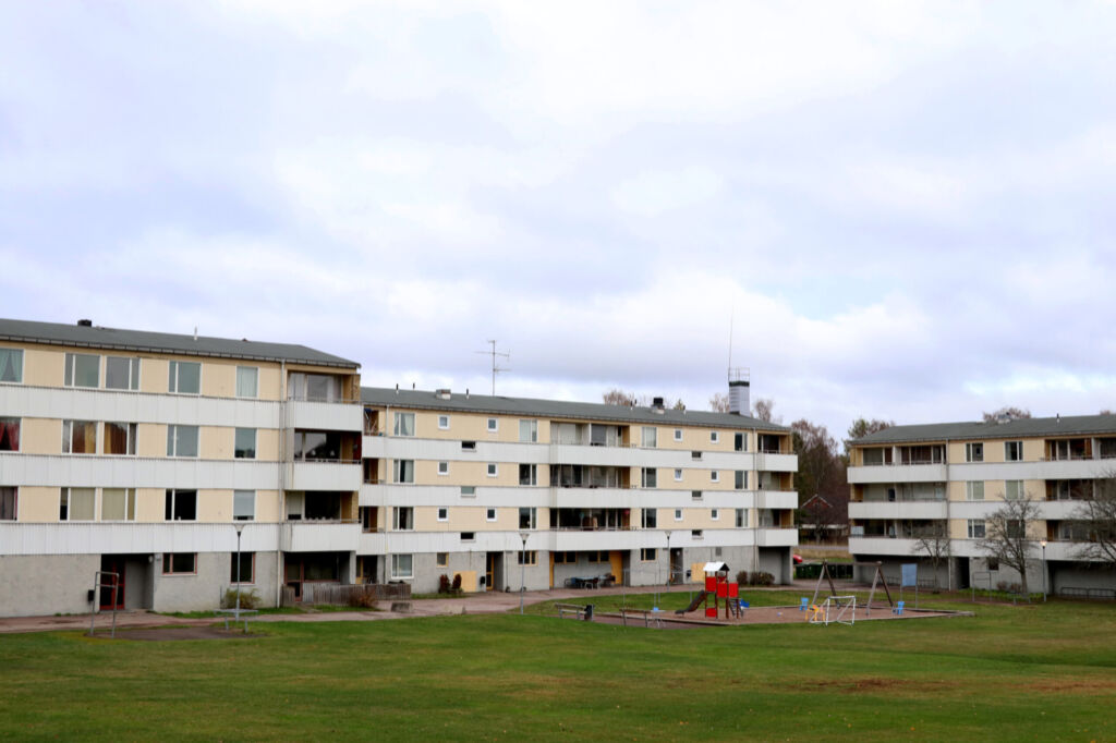 L2304MIT_åslidsgatan kopiera Vita flerfamiljshus