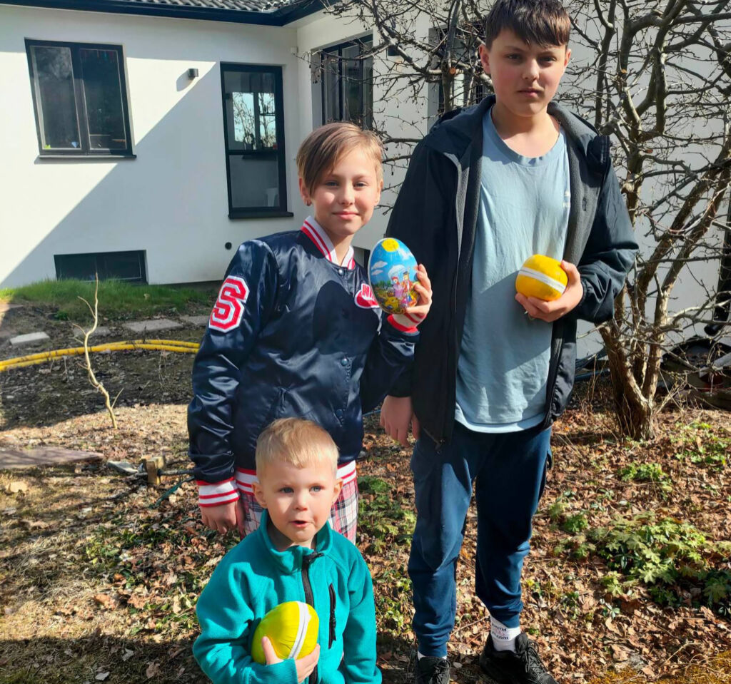 Darja och barnen firade påsk i Täby.